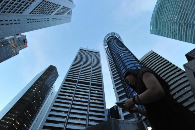 S'pore employees expect big pay hike - The New Paper