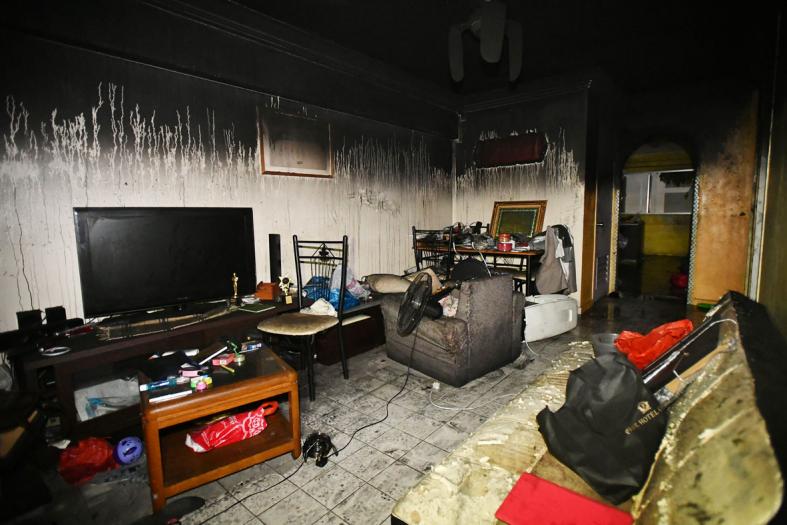 One of man's five cats dies after flat fire