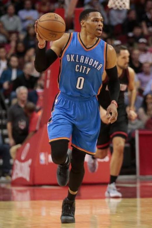  Russell Westbrook #0 of the Oklahoma City Thunder