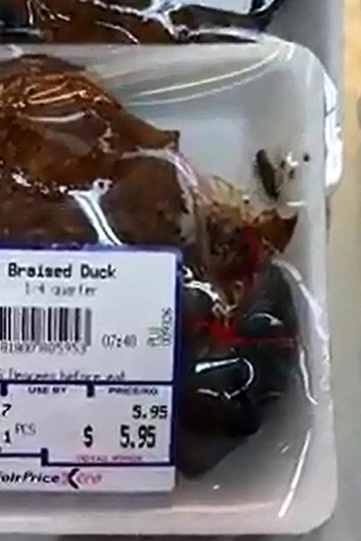 Cockroach found in packet of braised duck