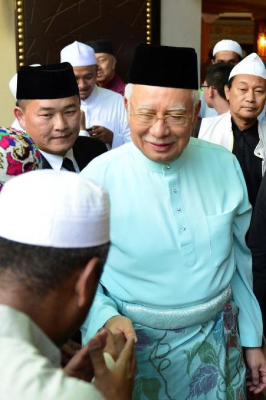 Umno gives mandate to Najib to form pact with PAS