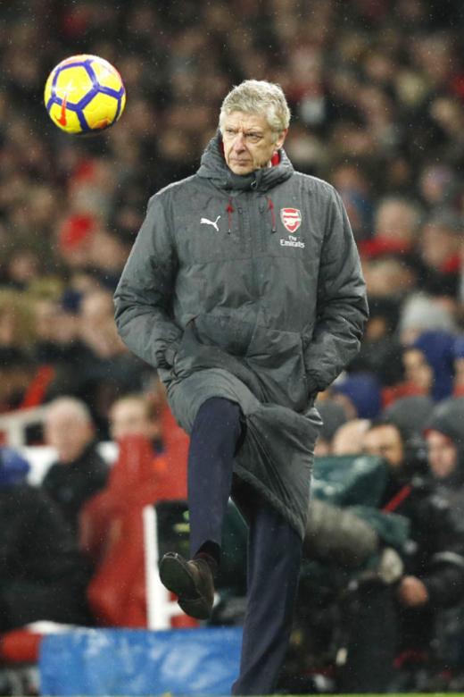 Arsenal boss Wenger faces toughest three months of his career