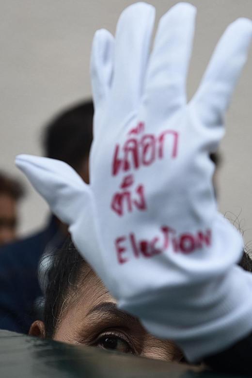 Thailand lifts ban on political campaigning