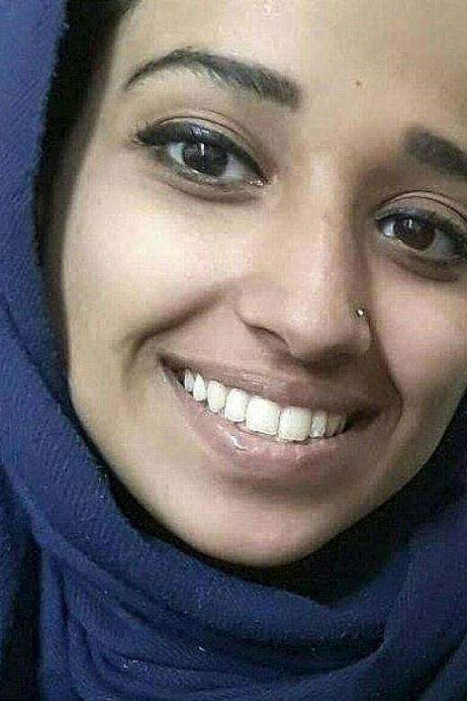 Trump bars US-born woman who joined ISIS from returning