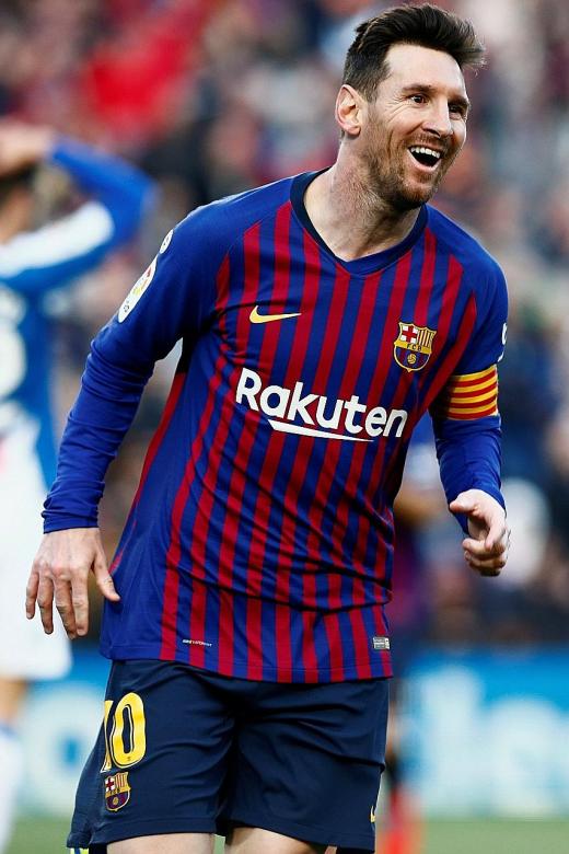 Cheeky Messi magic keeps Barcelona 10 points clear 