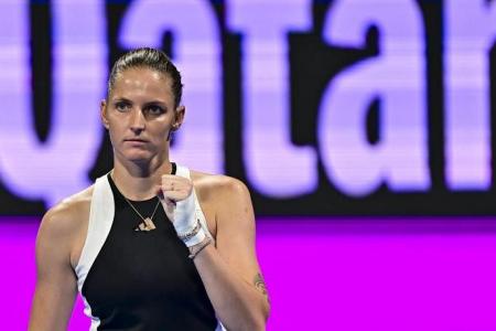 Naomi Osaka's Qatar title bid ended by Karolina Pliskova