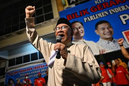 Anwar Ibrahim confident PH can form simple majority in Malaysia GE