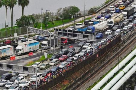 Heavy traffic expected at land checkpoints over Qing Ming and Good Friday weekend: ICA