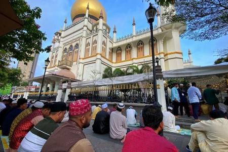 8 mosques to offer 3 sessions for Hari Raya prayers