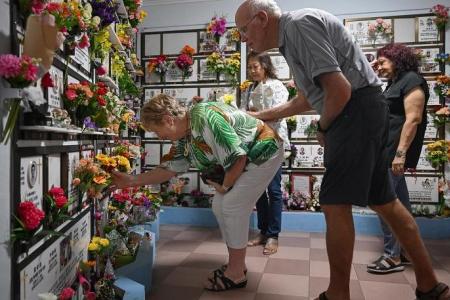 ‘Thank you for everything’: NZ couple pay last respects to former amah in S’pore after 40-year search 