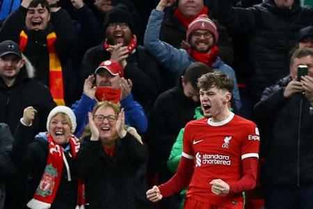 Brilliant Bradley leads Liverpool's 4-1 rout of Chelsea