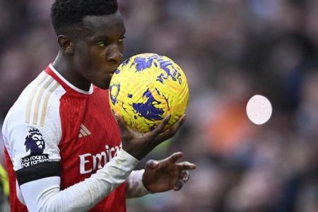 Nketiah hat-trick fires Arsenal to 5-0 win over Sheffield United