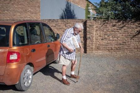 South African journalist, 90, makes 1,200km round trip to deliver newspapers
