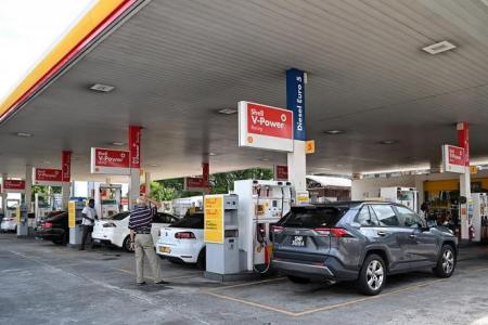 All pump prices fall; 92-octane petrol prices drop below $3 a litre