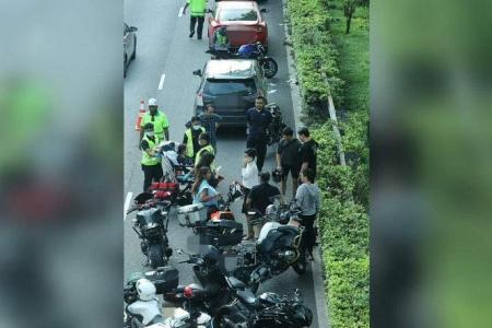 2 motorcyclists taken to hospital after PIE accident involving 6 vehicles