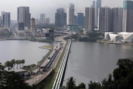 No toll charge for a week for land vehicles travelling between Johor and Singapore