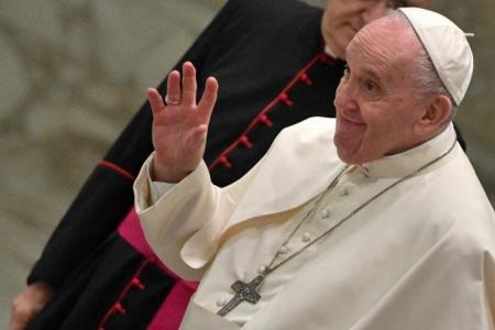 Pope rules any baptised lay Catholic, including women, can head Vatican departments