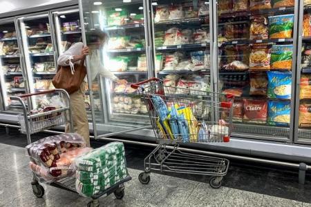 World food prices fell in June but remain very high: UN agency