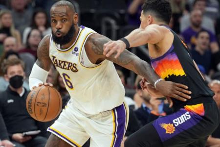 NBA: LeBron James delivers 10,000th assist to reach new milestone