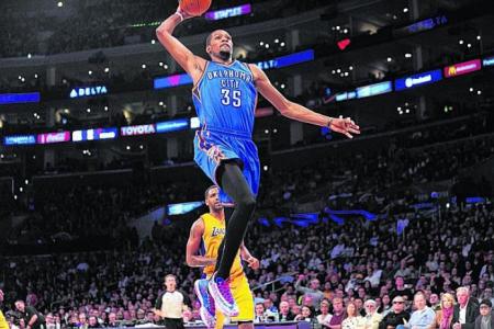 LATE THUNDER SINK LAKERS