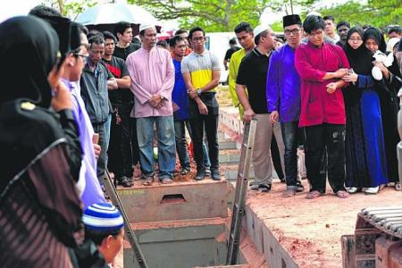 300 mourners send off national hurdler