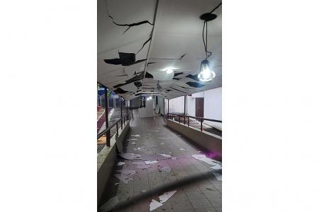 3 soldiers hurt in ceiling collapse