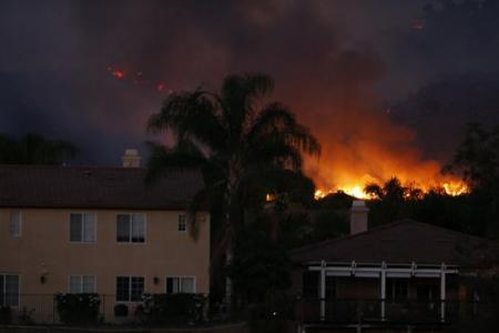 Firenado appears in California bush fires
