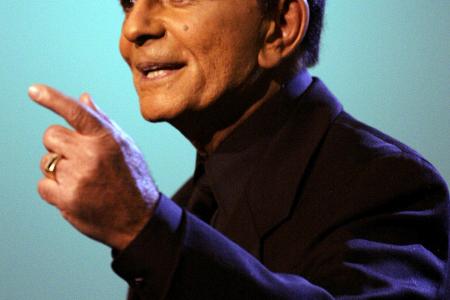 Casey Kasem's wife will be arrested if she doesn't turn up in court