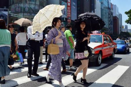 Heatwave kills 2 in Japan, hundreds taken to hospital