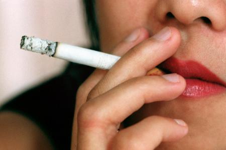 Women smokers with genetic history of breast cancer have double risk of lung cancer