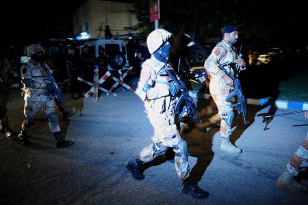 21 dead after gunmen storm Karachi airport