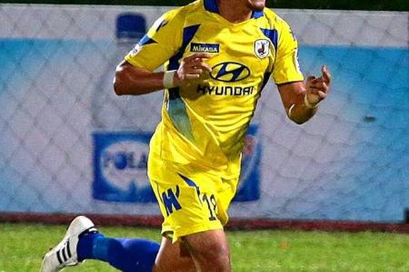 Alam Shah drags Stags back