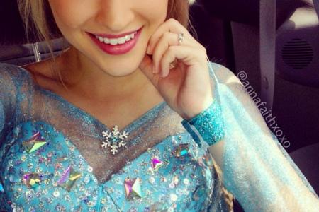 Teen model who looks like Frozen's Elsa wants role in Once Upon A Time