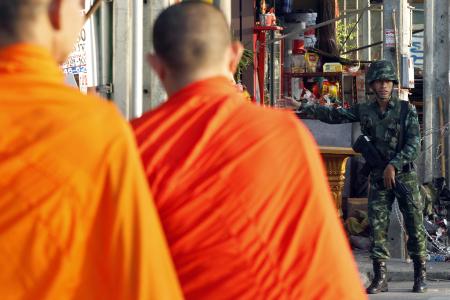 Thai hotline targets unruly monks