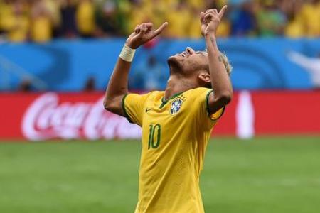 Neymar powers Brazil into World Cup last 16