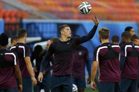 Hodgson makes nine changes for Costa Rica game