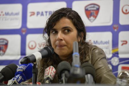 First top woman football manager quits before starting 