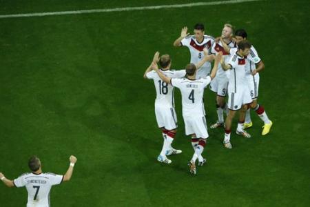 Germans defeat brave Algerians in extra time