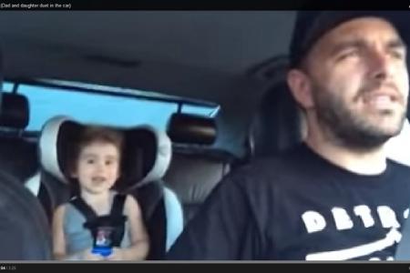 Dad and girl, 3, groove to Let It Go