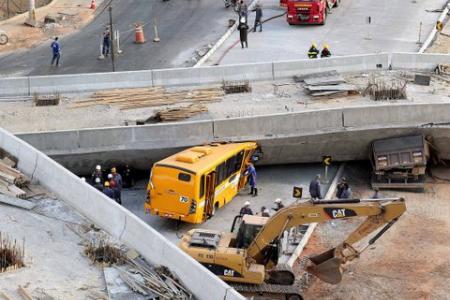 2 killed in overpass collapse in Brazil World Cup city