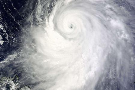 Japan issues highest alert over super typhoon Neoguri