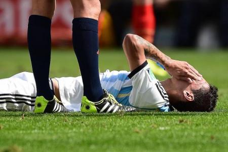 Injured di Maria out, Aguero back in training