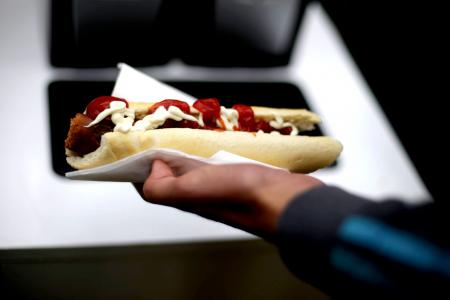 Man chokes to death during hot dog eating contest