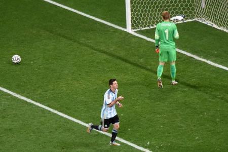 Argentina through on penalties!