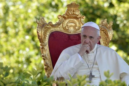 Pope says 1 in 50 priests are paedophiles, Vatican questions report's accuracy