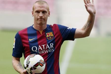 Barcelona signs unheralded French defender