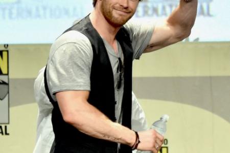That ain't magic! Chris Hemsworth's biceps are the real deal