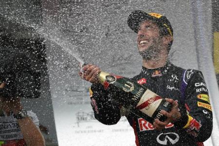 Red Bull's Ricciardo reigns in Hungary
