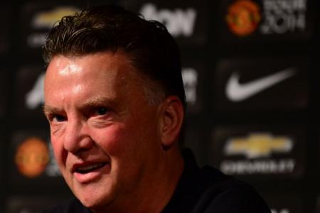 Fans up in arms about Rodgers' warning to van Gaal 