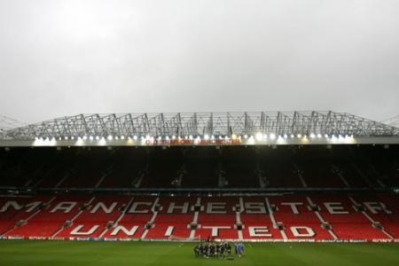 Manchester United ban fans from taking tablets to Old Trafford